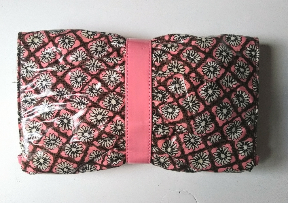 Vera Bradley Frill Portfolio Clutch & Purse